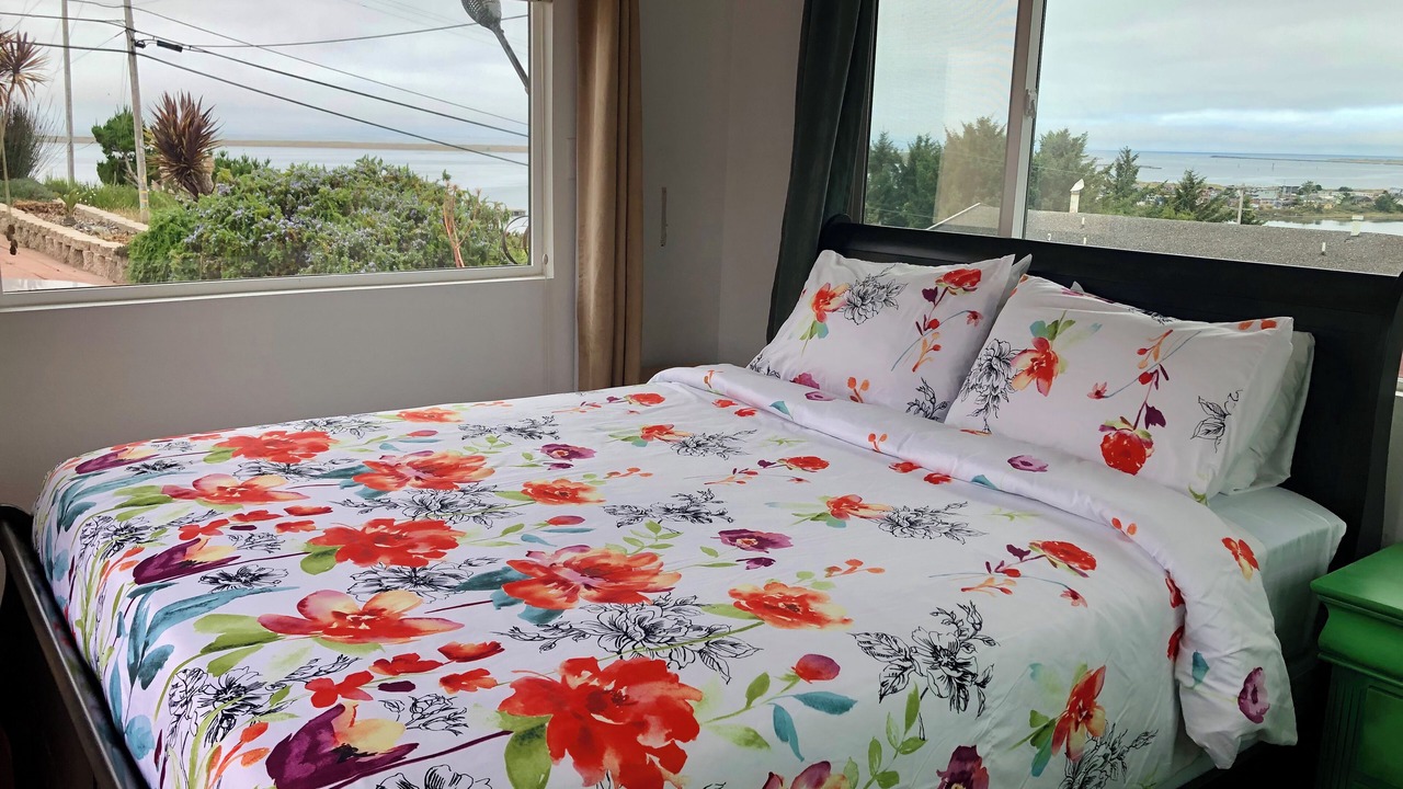 Photo of Bedroom in Humboldt Hill
