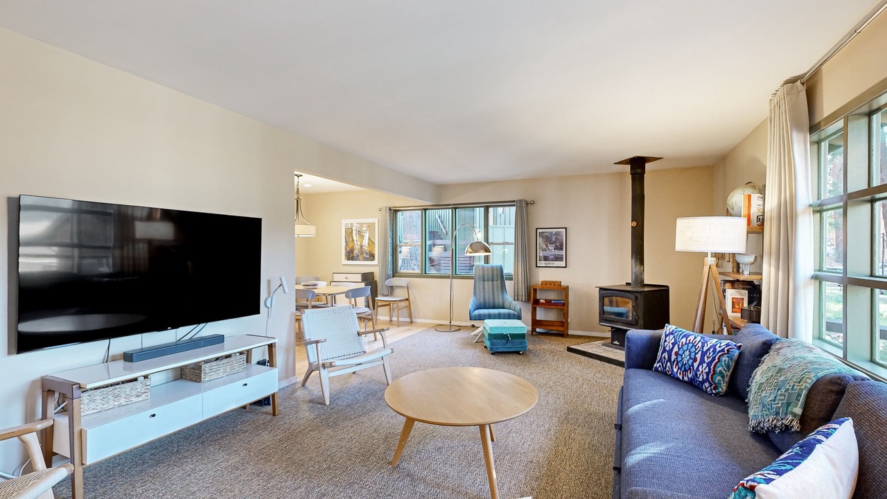 Photo of Livingroom in Black Bart