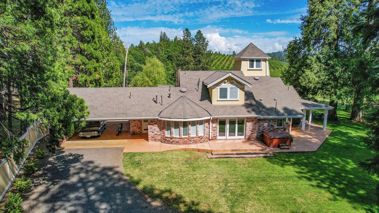 Photo of Outdoor in Apple Hill