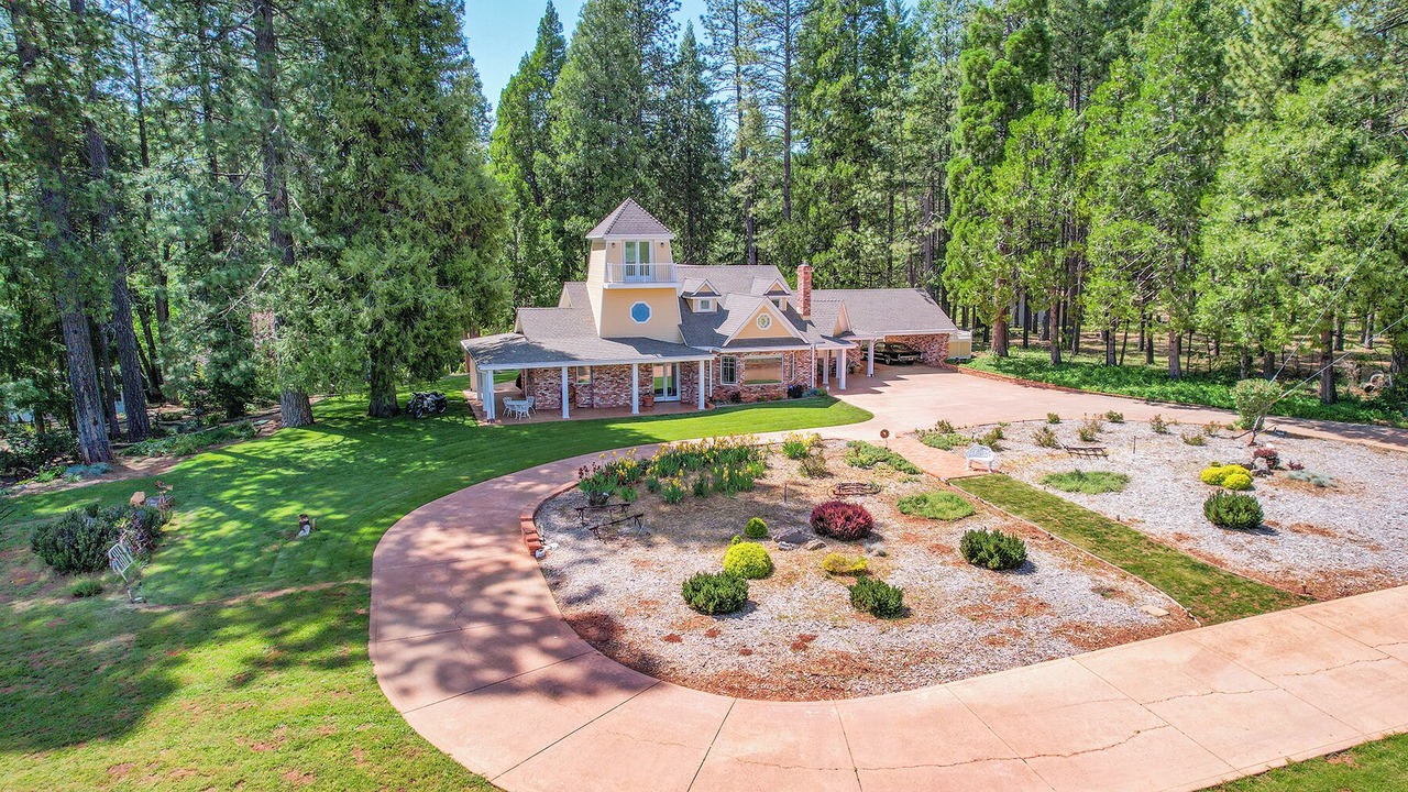 Photo of Outdoor in Apple Hill
