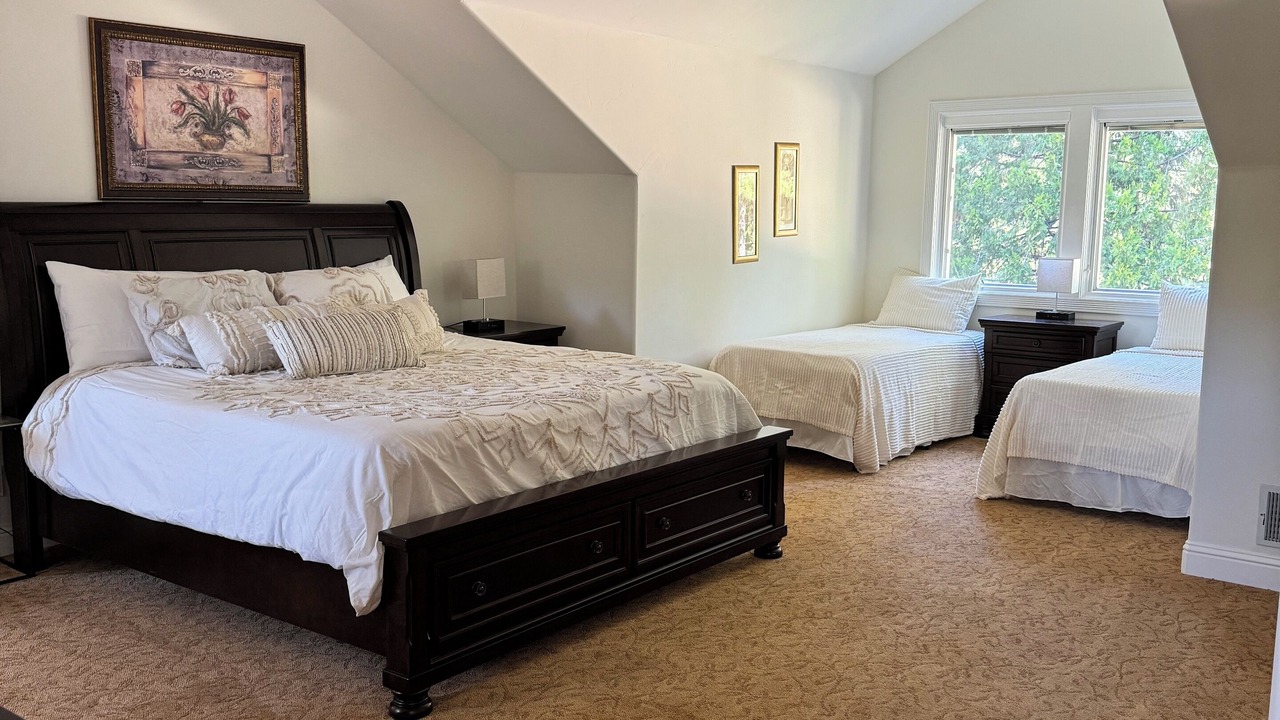 Photo of Bedroom in Apple Hill