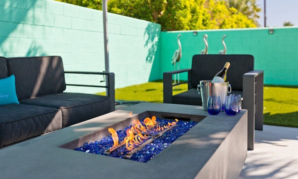 Photo of Patio Balcony in Racquet Club South