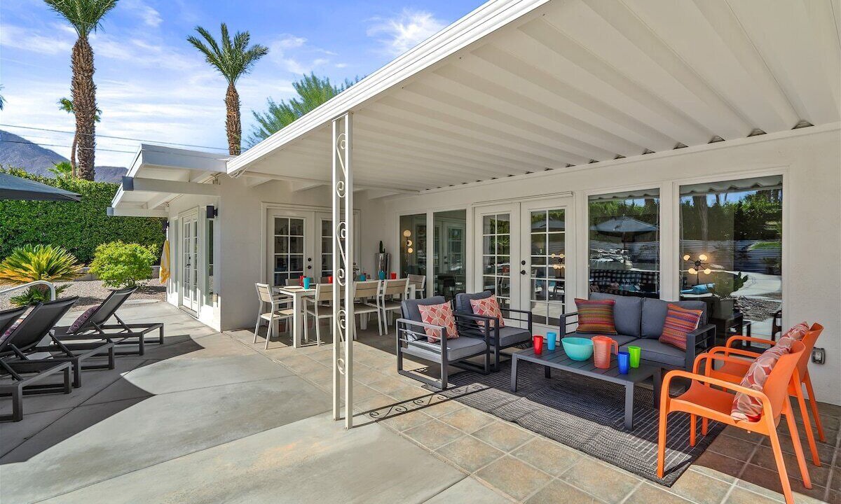 Photo of Outdoor in Racquet Club Estates