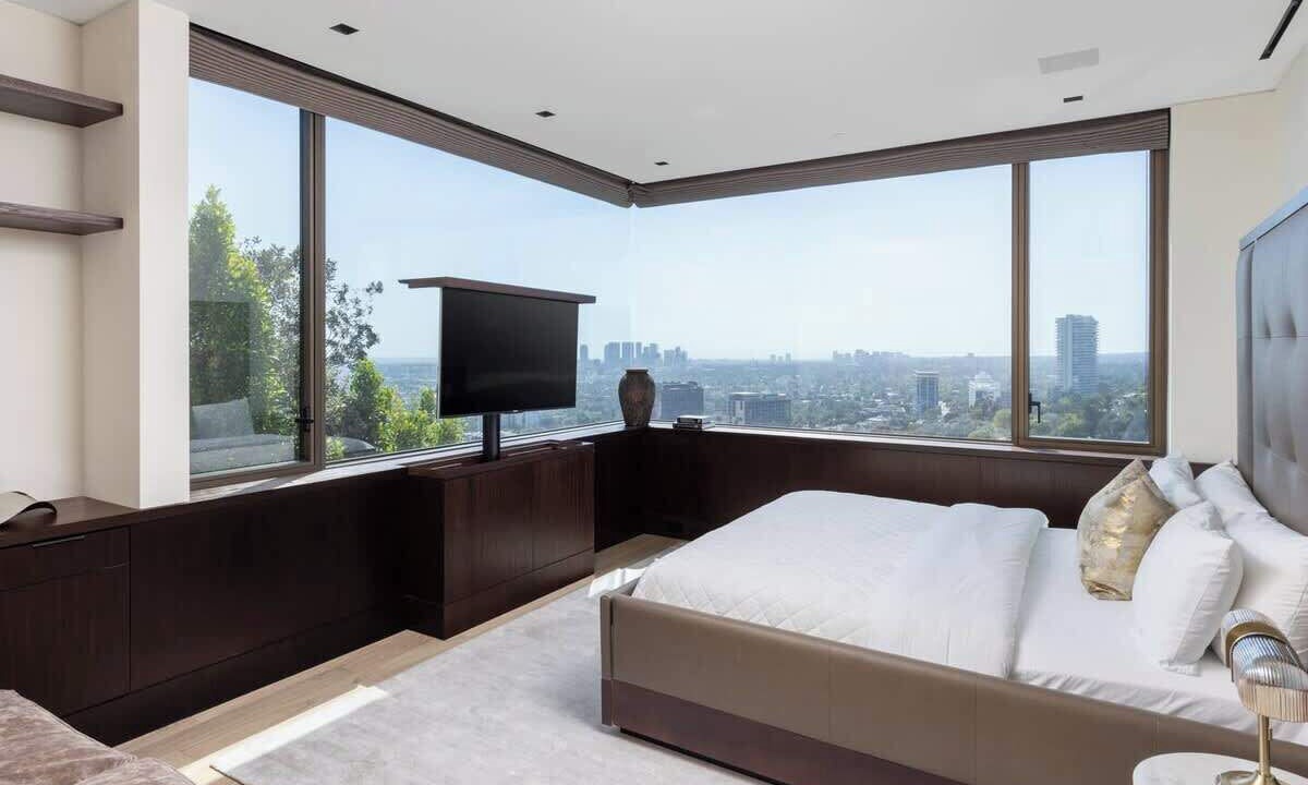 Photo of Bedroom in Hollywood Hills West