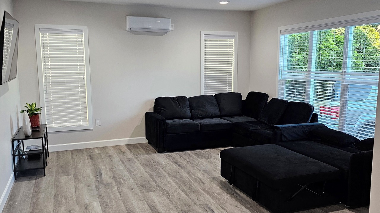 Photo of Livingroom in West Los Angeles