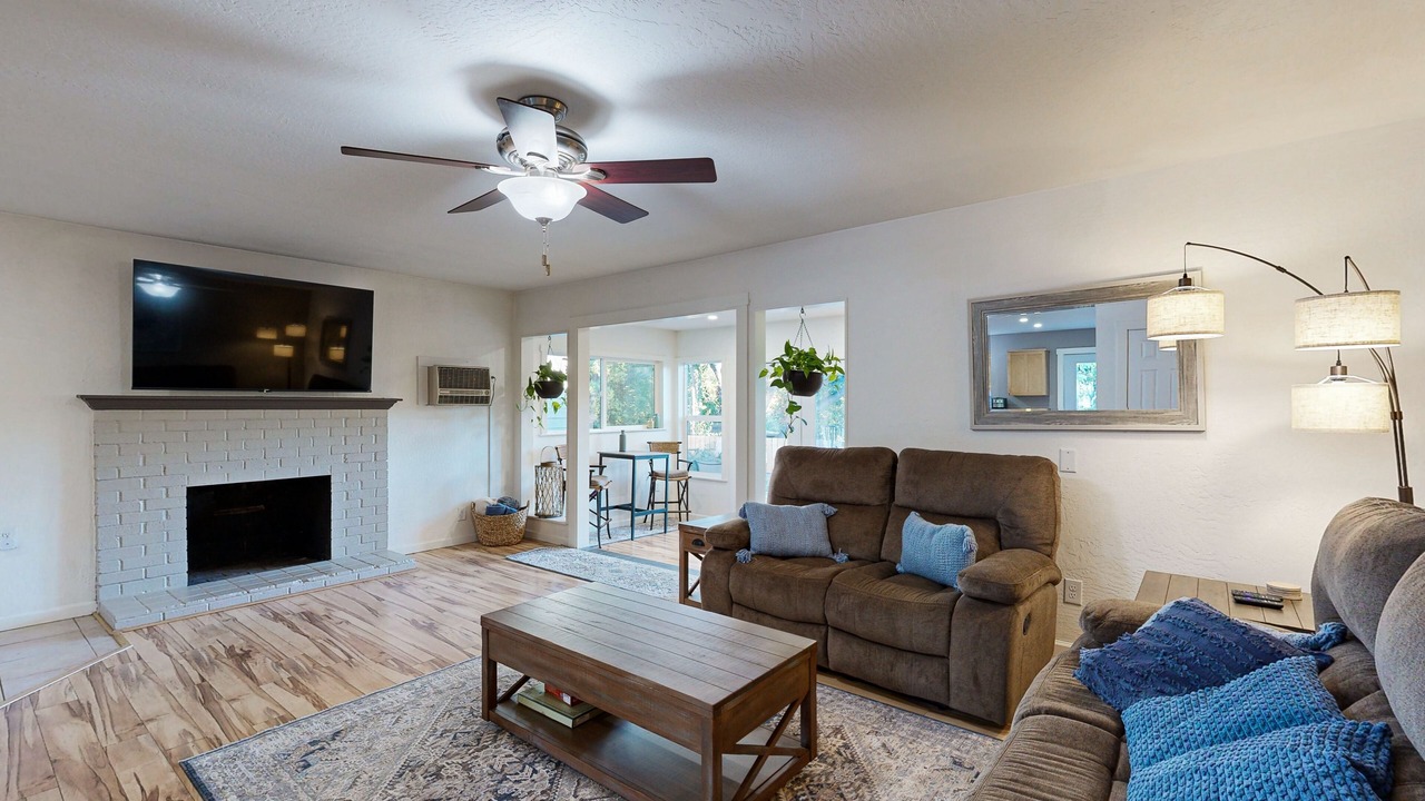 Photo of Livingroom in Jamestown