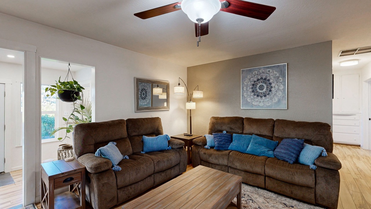 Photo of Livingroom in Jamestown