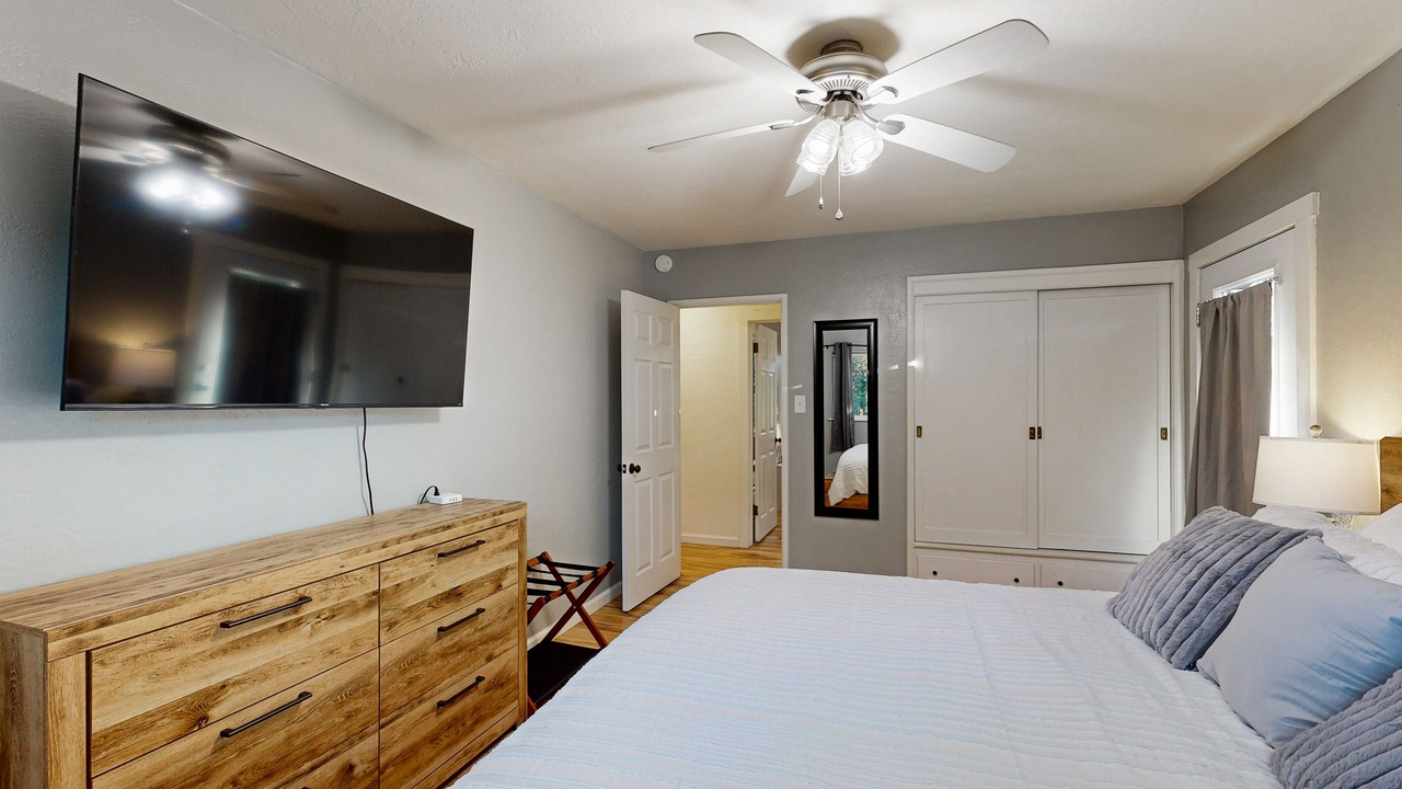 Photo of Bedroom in Jamestown