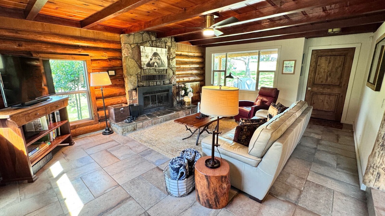 Photo of Livingroom in Mariposa