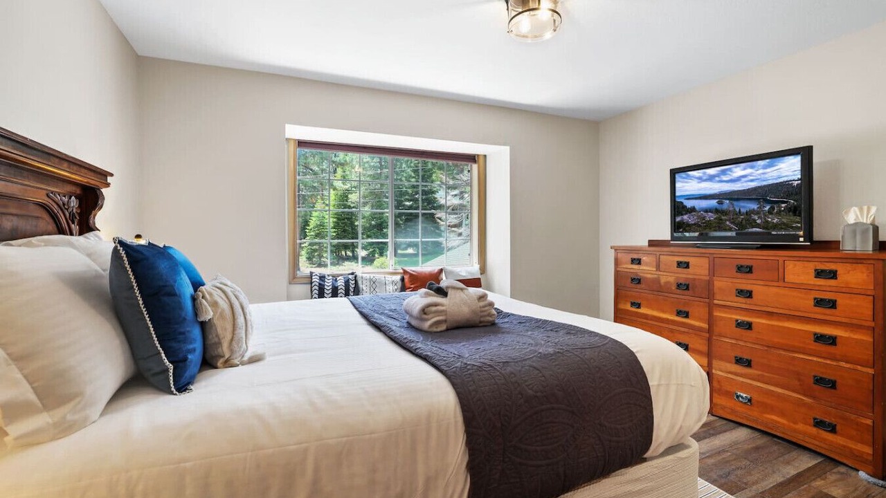 Photo of Bedroom in North Upper Truckee
