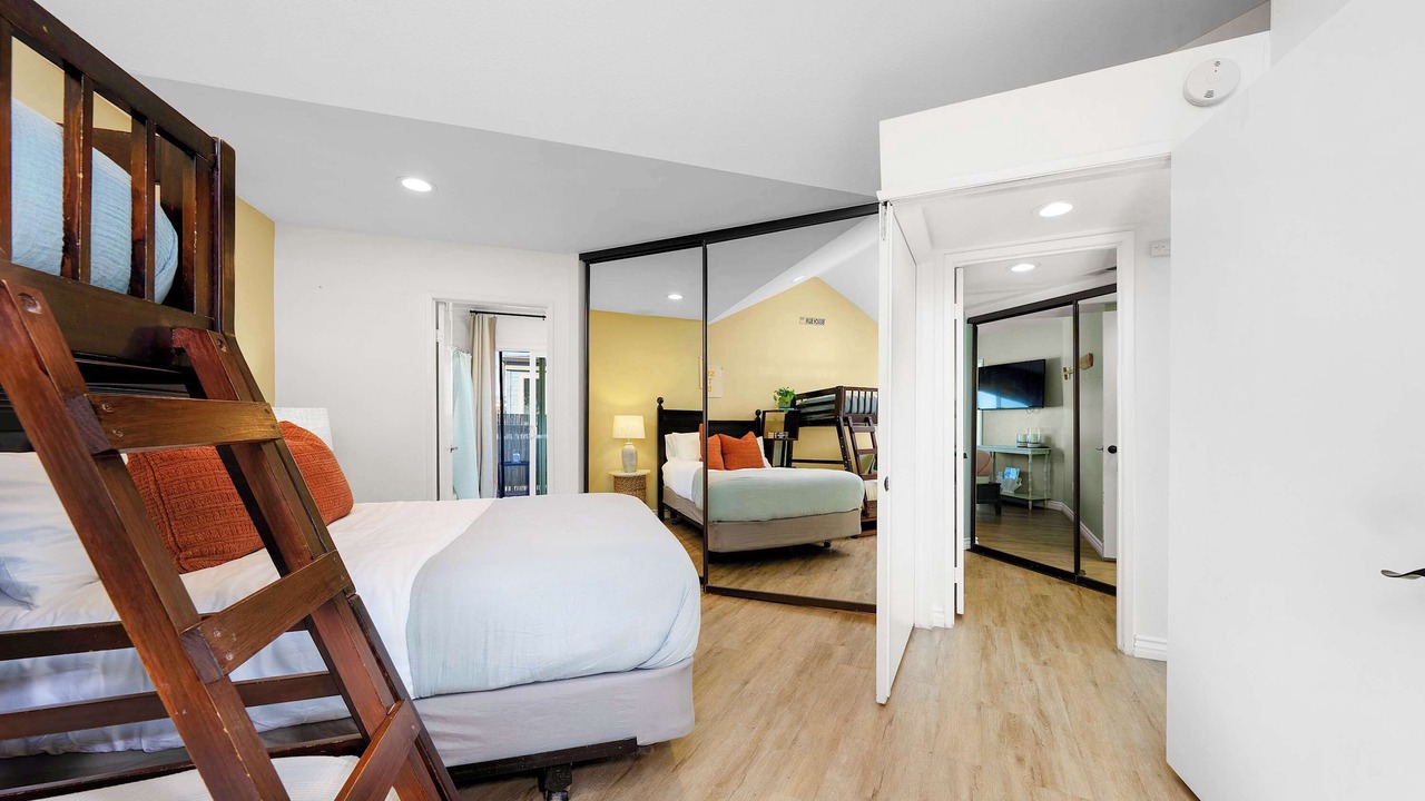 Photo of Bedroom in Mission Beach