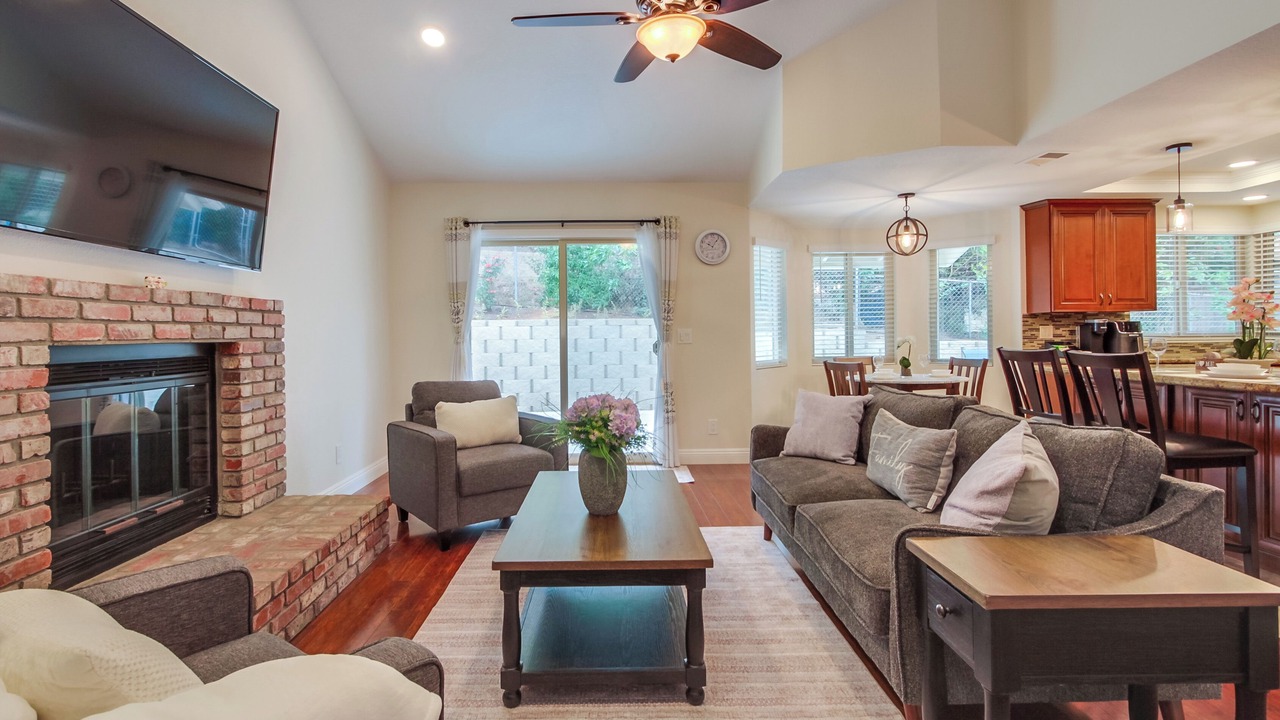 Photo of Livingroom in Country Club
