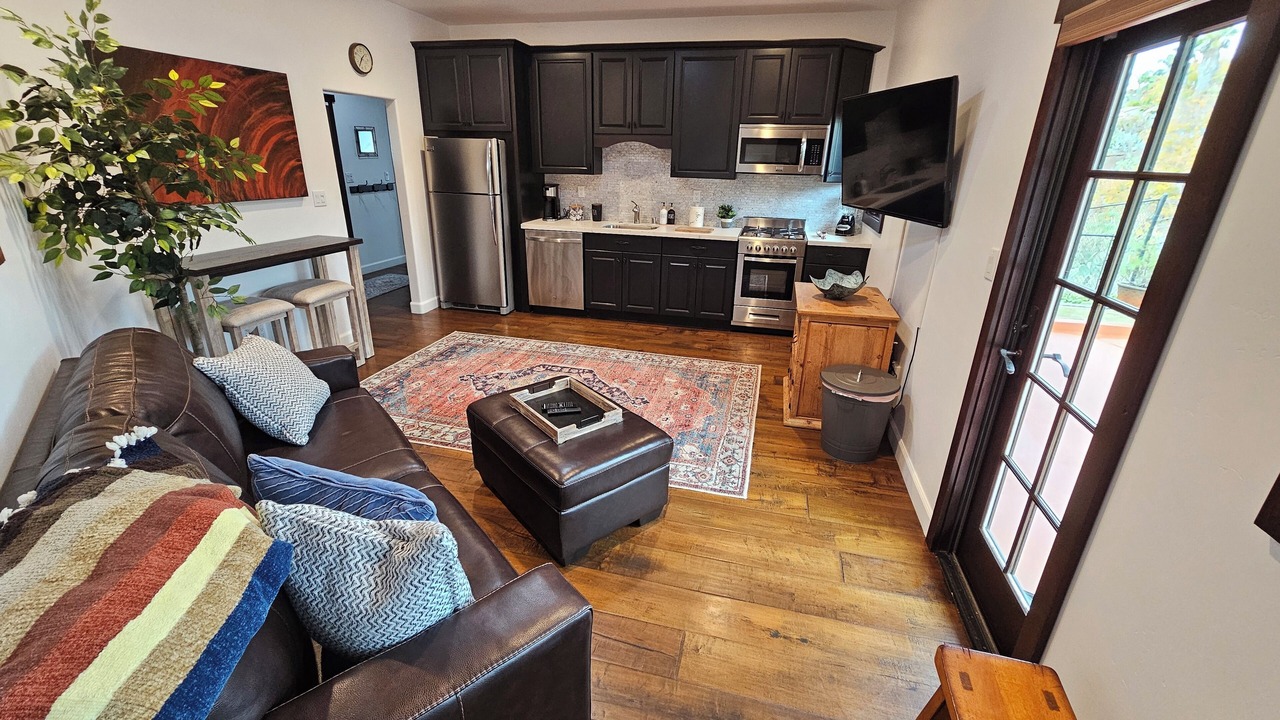 Photo of Livingroom in East Canyon