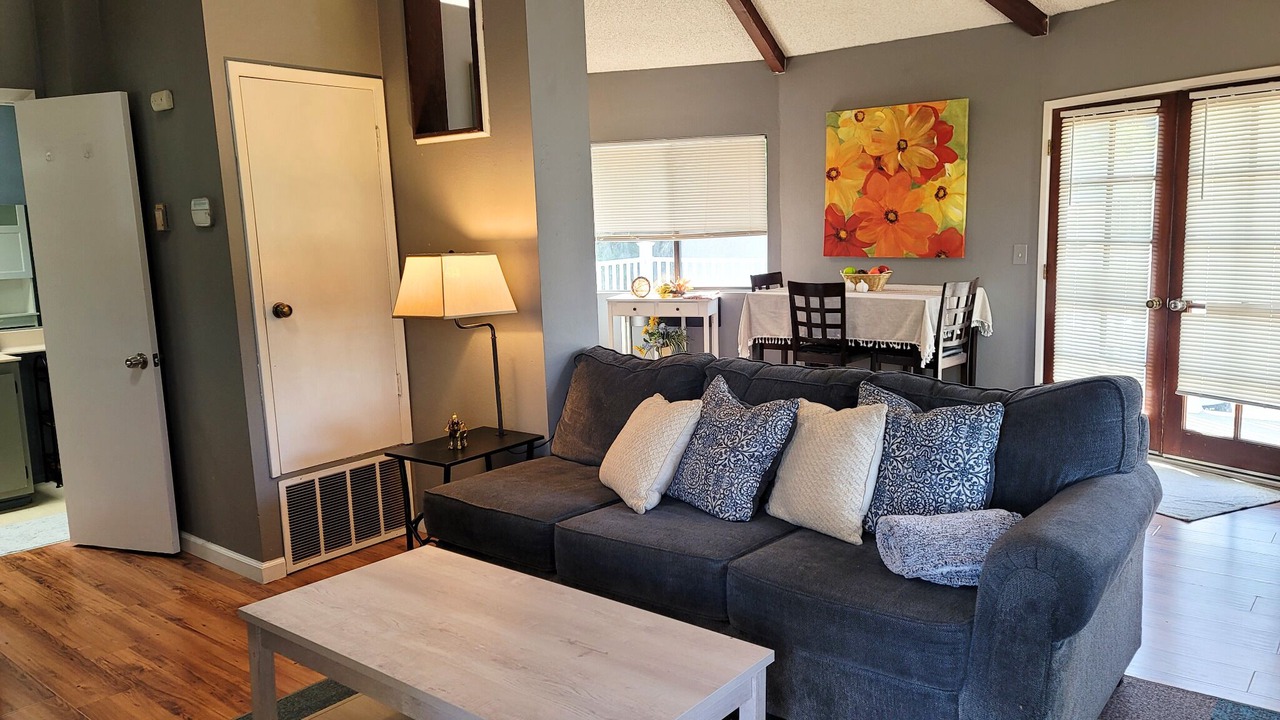Photo of Livingroom in Allied Gardens