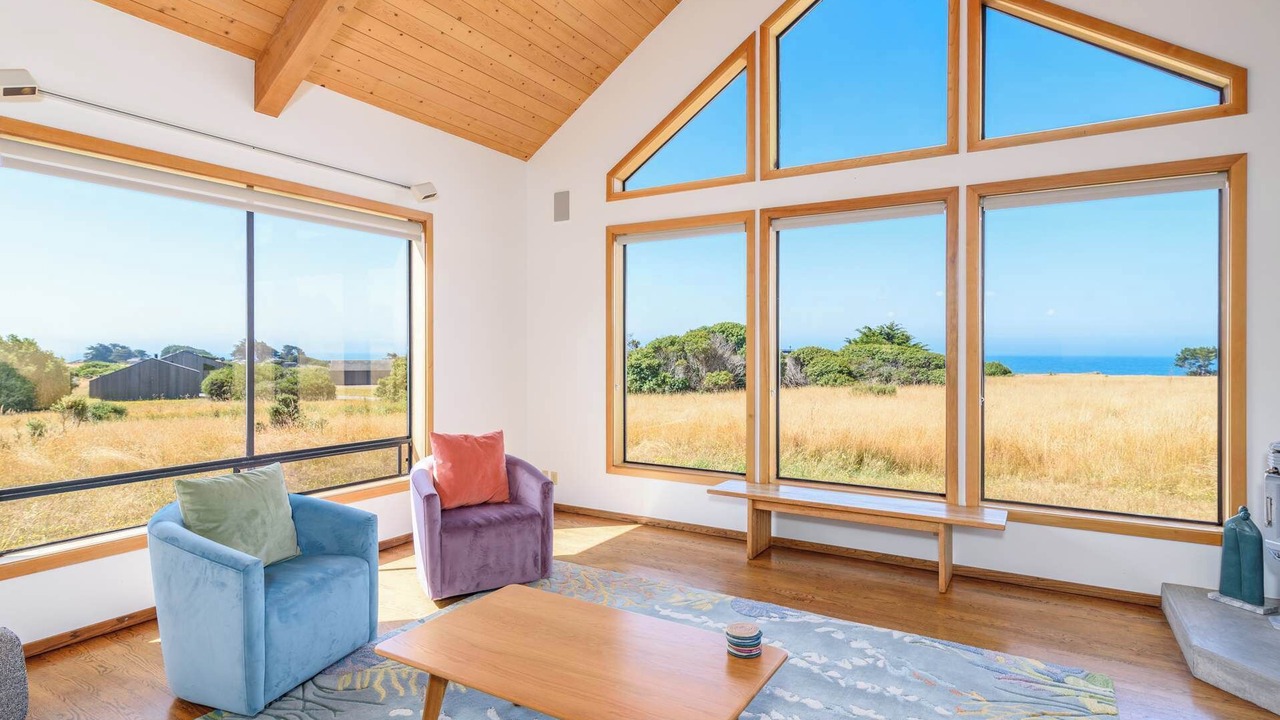 Photo of Livingroom in Sea Ranch