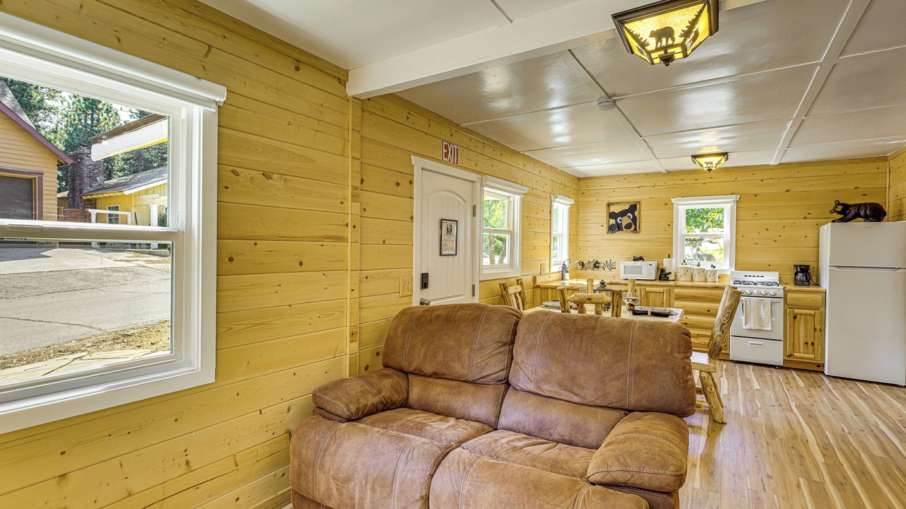 Photo of Livingroom in Green Valley Lake