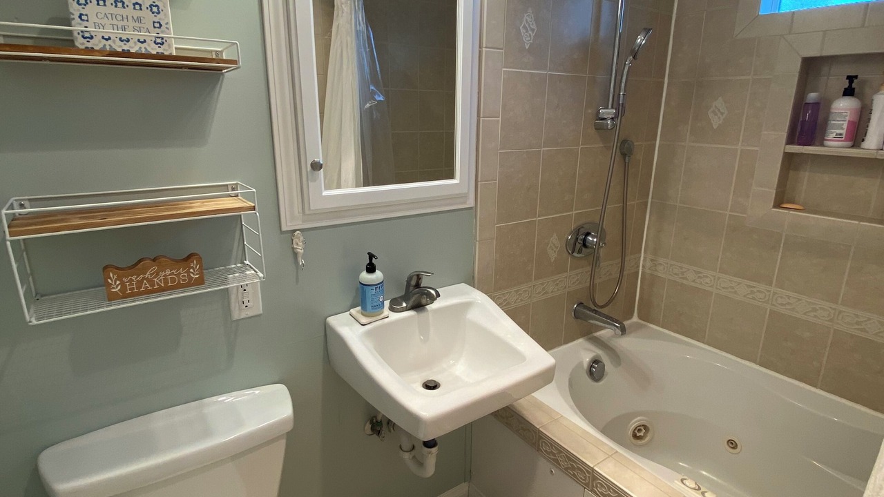 Photo of Bathroom in Ventura