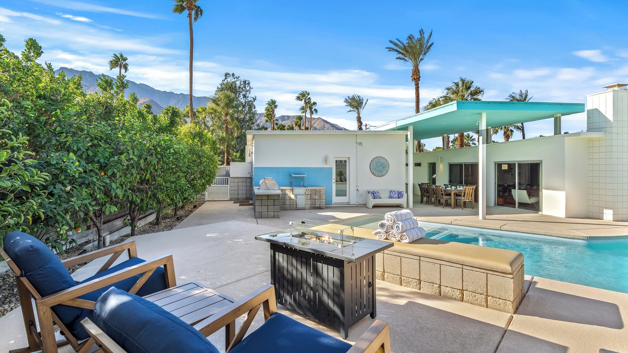Photo of Outdoor in Racquet Club Estates