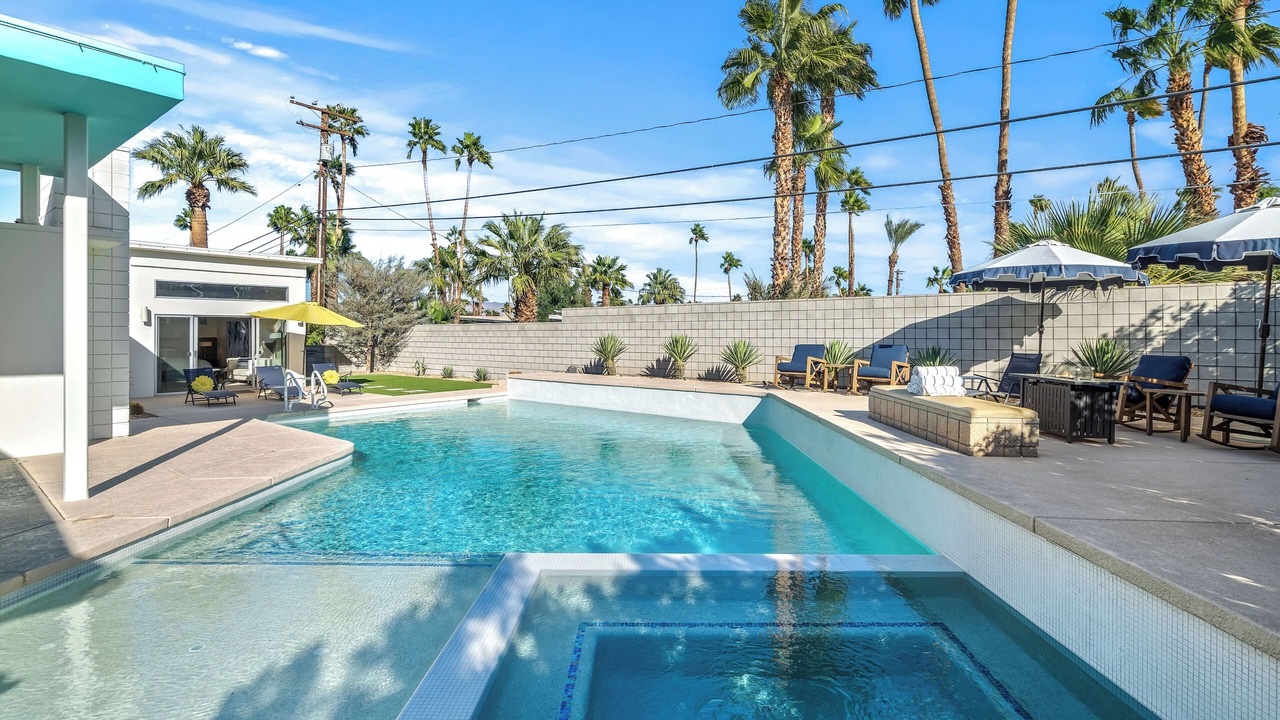 Photo of Outdoor in Racquet Club Estates