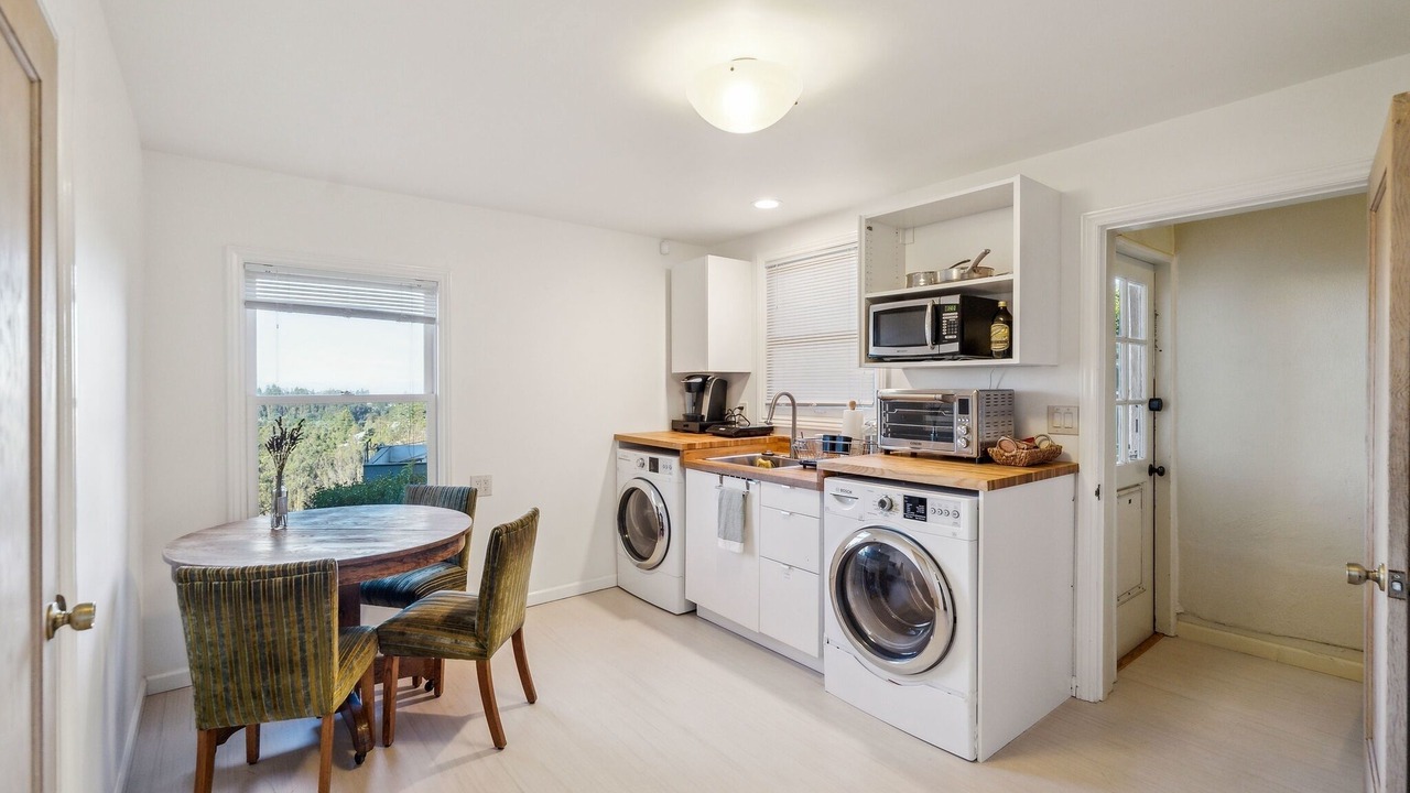 Photo of Kitchen in Shepherd Canyon