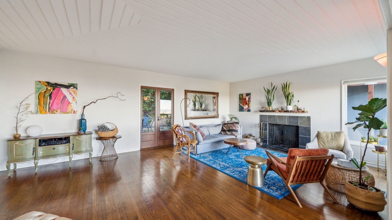 Photo of Bedroom in Shepherd Canyon
