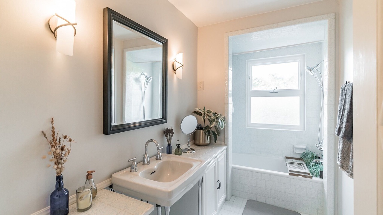 Photo of Bathroom in Shepherd Canyon