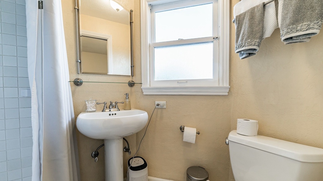 Photo of Bathroom in Shepherd Canyon