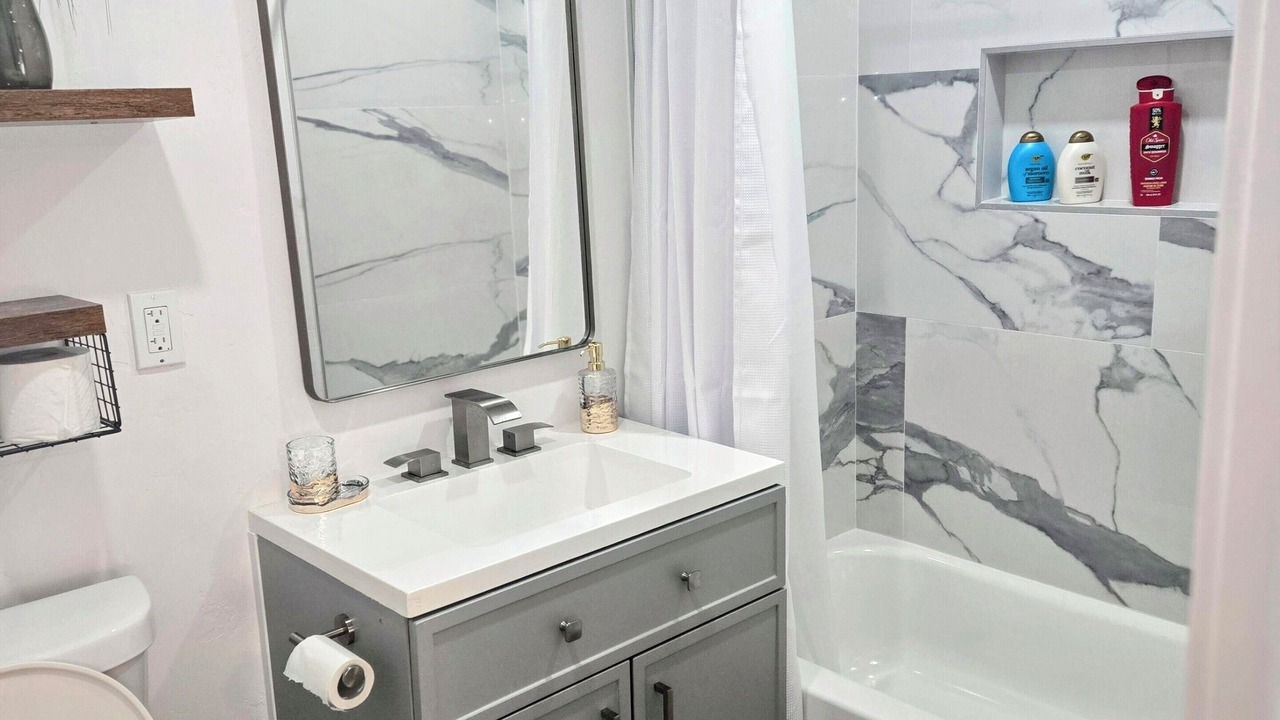 Photo of Bathroom in Rolando Park
