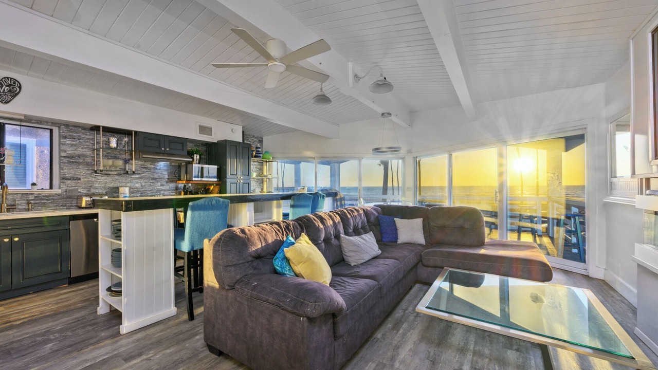 Photo of Livingroom in West Newport