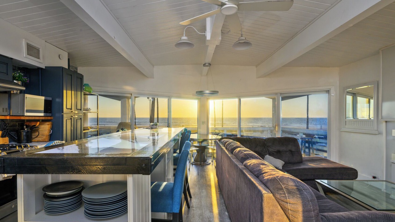 Photo of Livingroom in West Newport