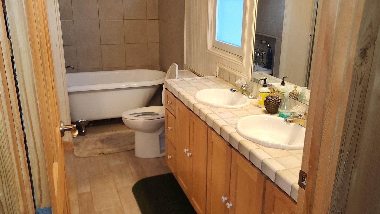 Photo of Bathroom in Wrightwood