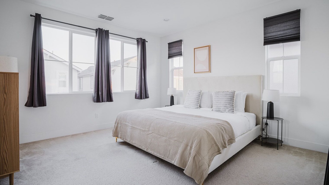 Photo of Bedroom in Newark
