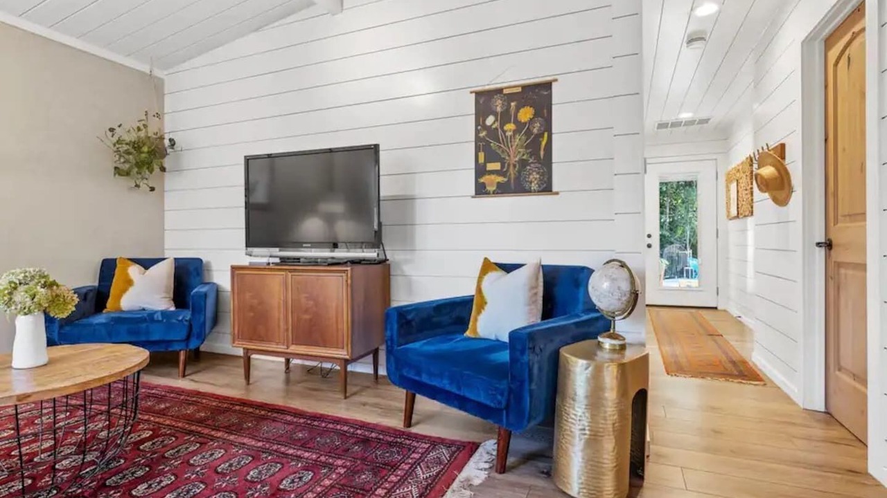Photo of Livingroom in Forestville