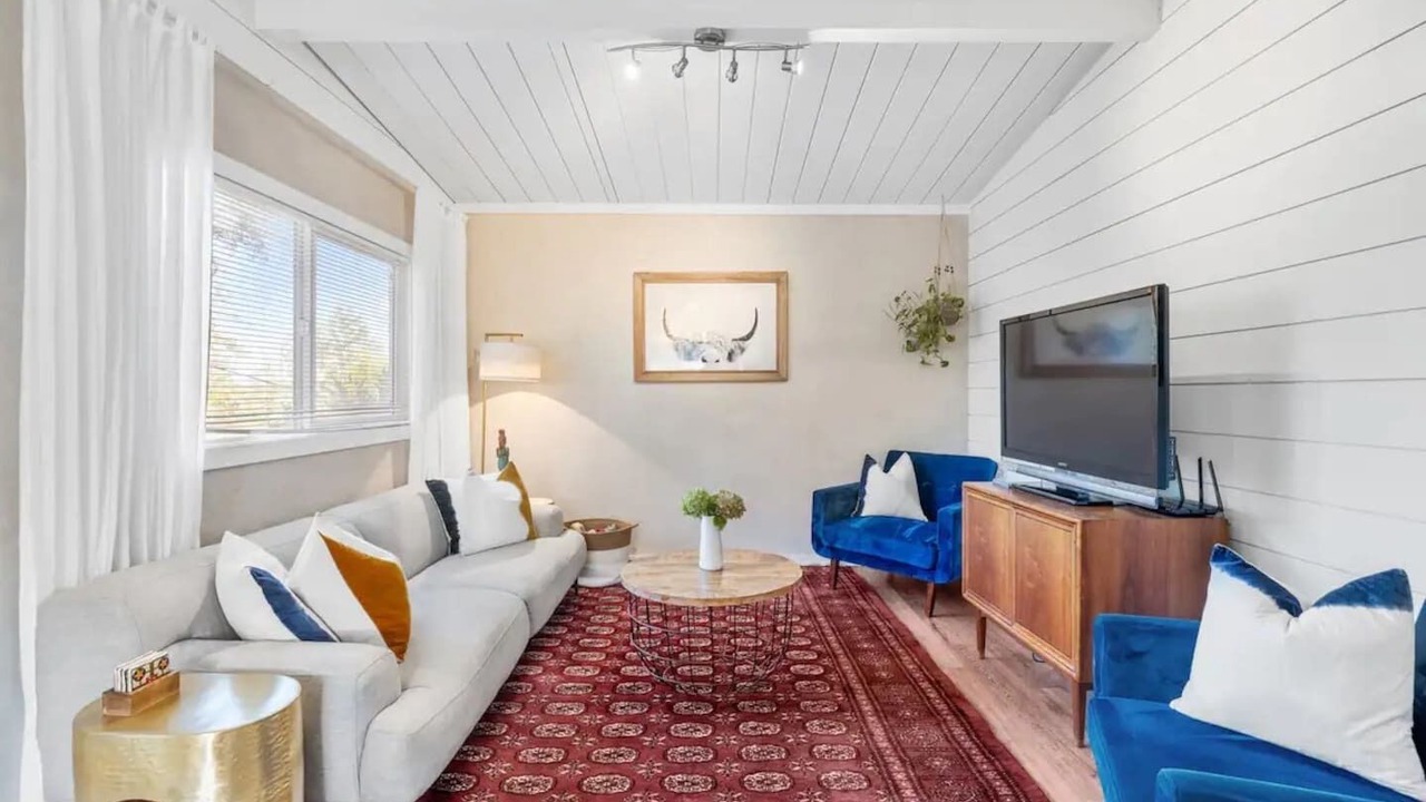 Photo of Livingroom in Forestville