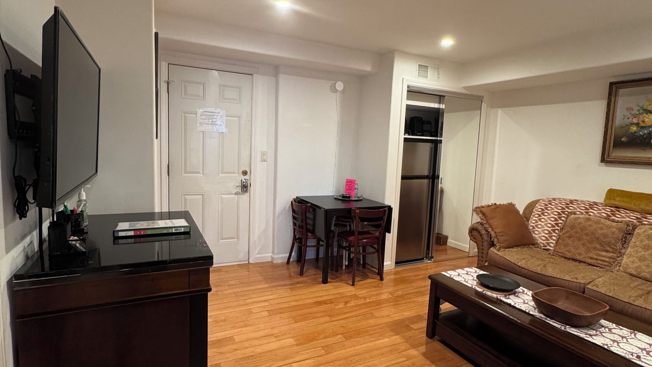 Photo of Livingroom in Outer Mission