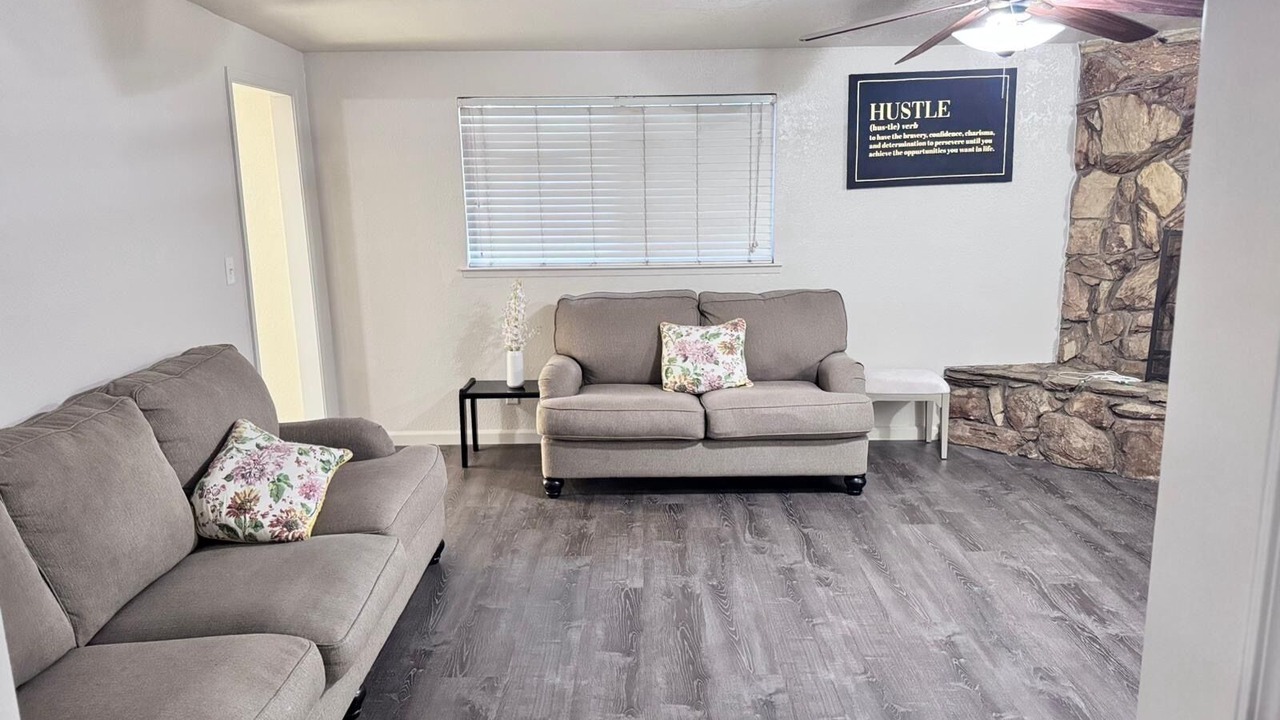 Photo of Livingroom in Raisin