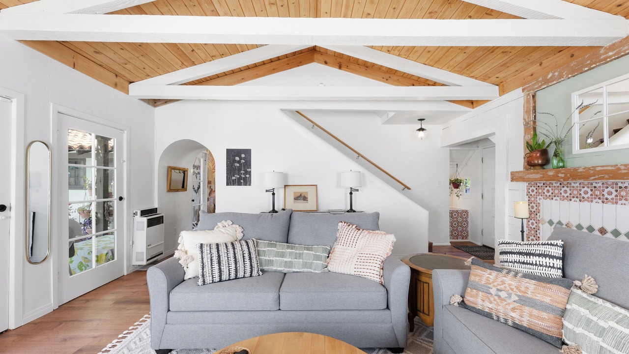 Photo of Livingroom in Studio City