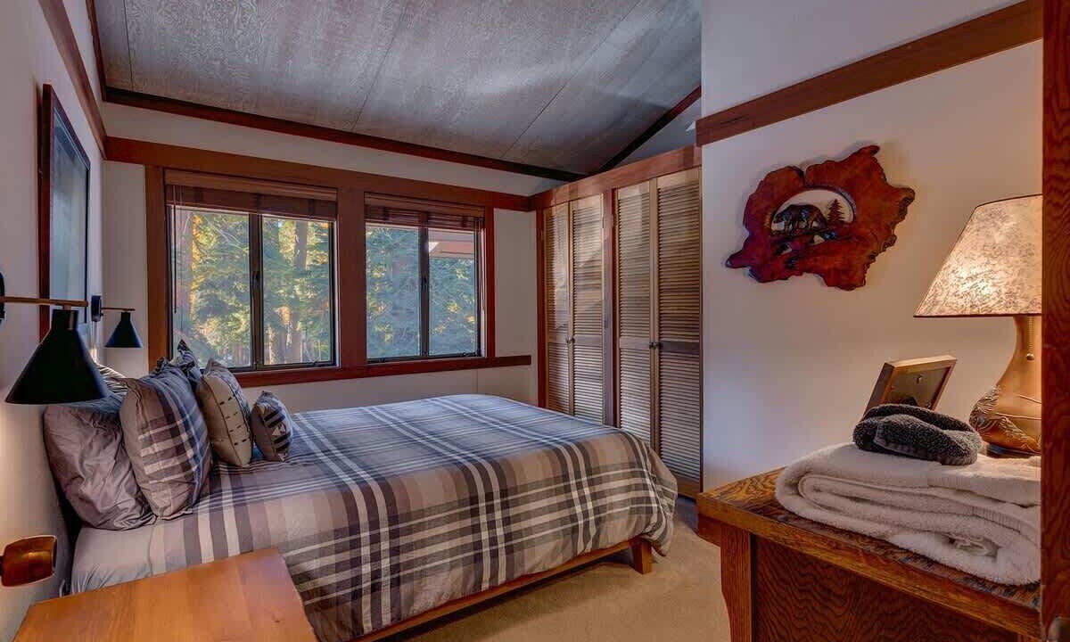 Photo of Bedroom in Tahoe Sierra Estates
