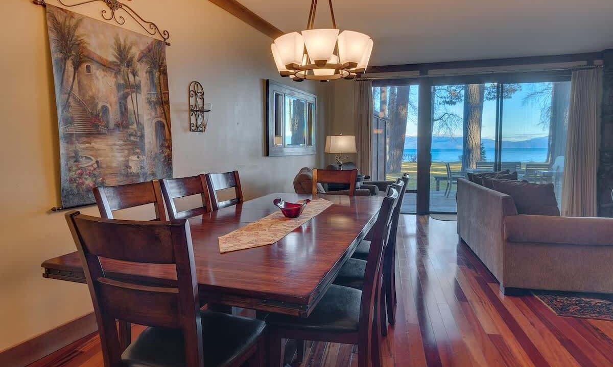 Photo of Bedroom in Tahoe Tavern
