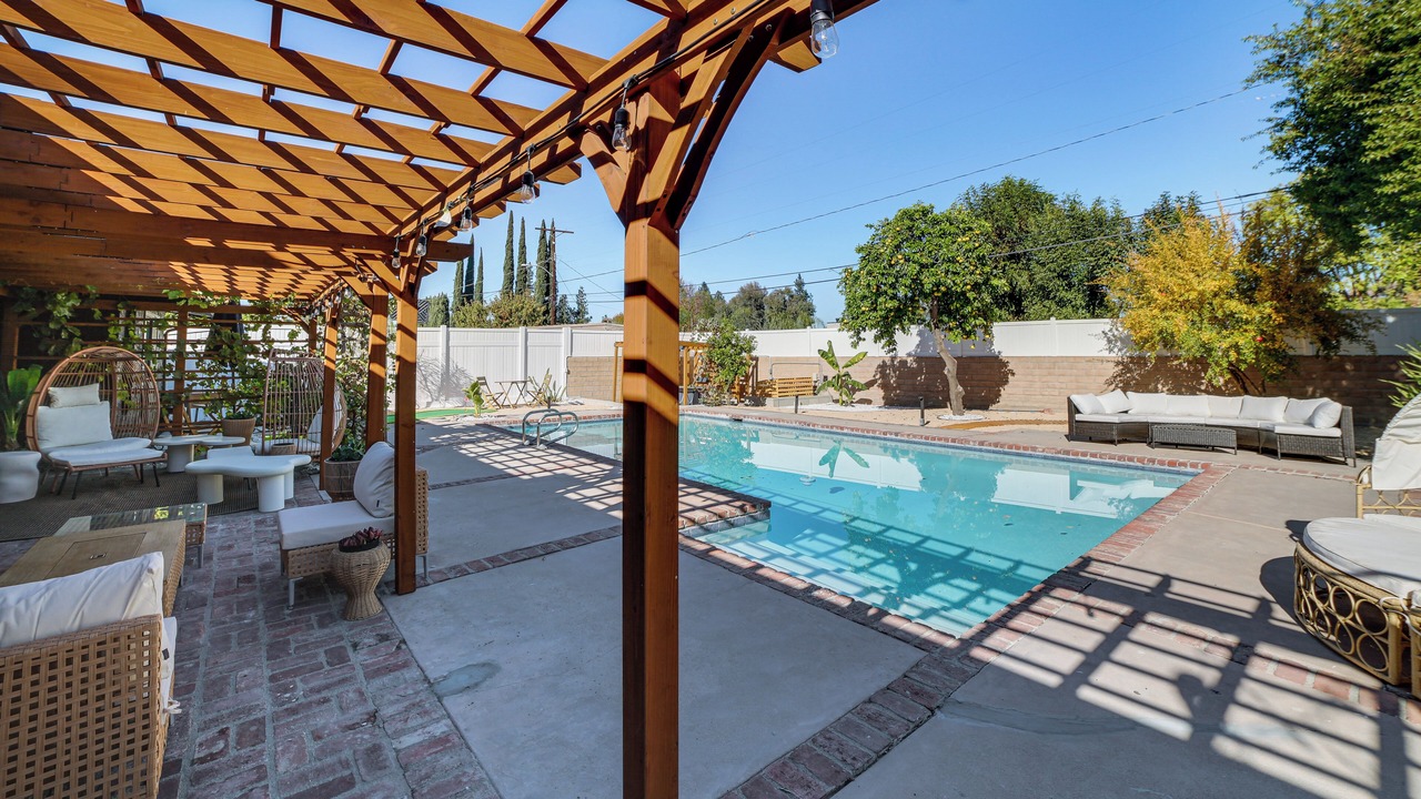 Photo of Outdoor in Woodland Hills