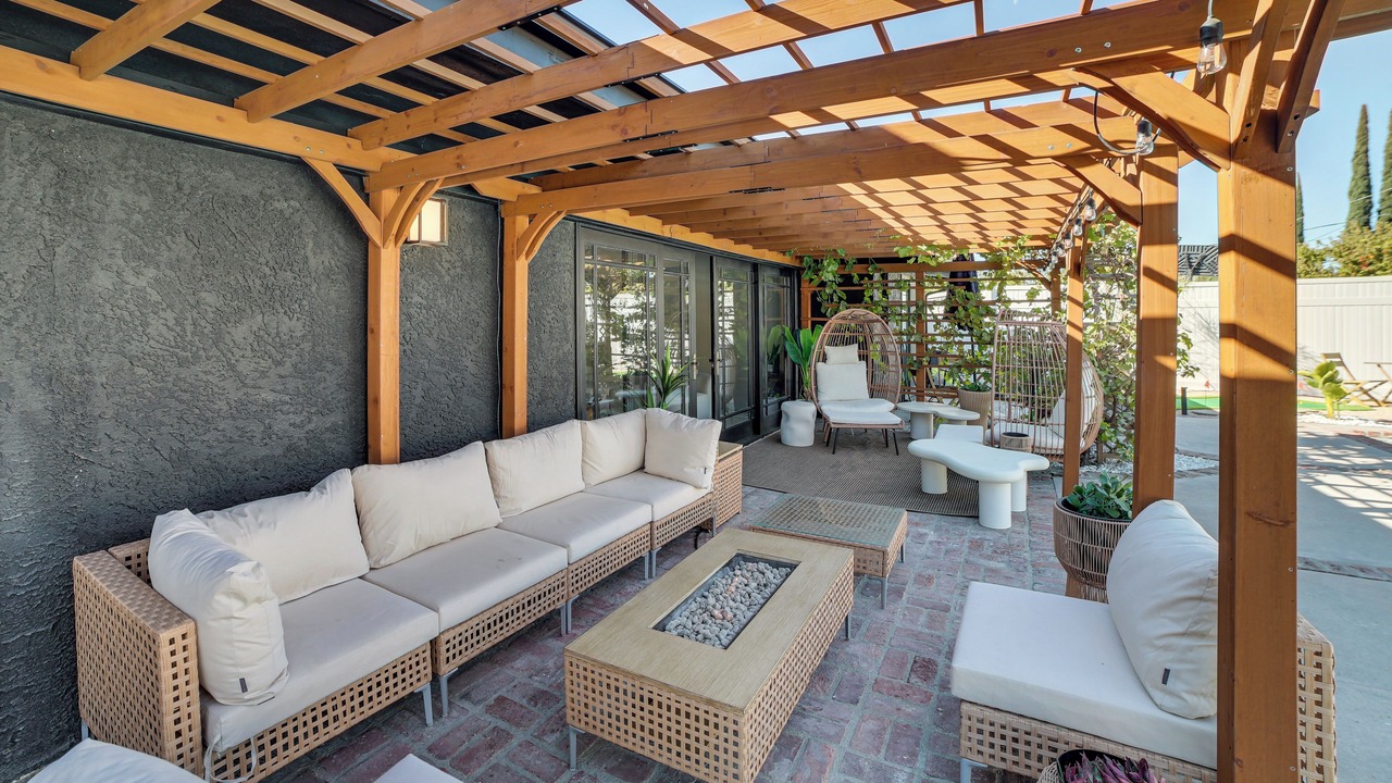 Photo of Patio Balcony in Woodland Hills