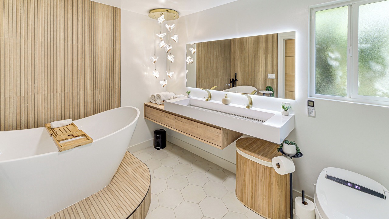 Photo of Bathroom in Woodland Hills