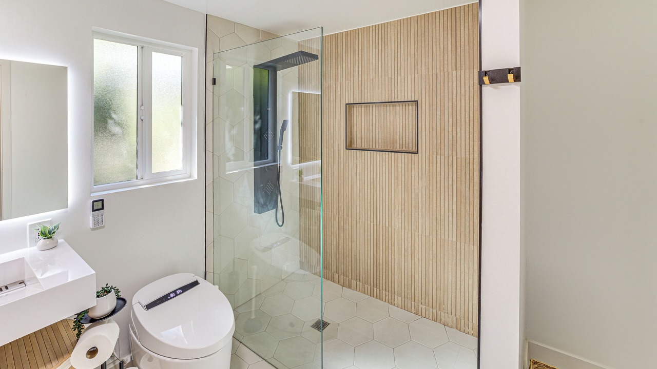Photo of Bathroom in Woodland Hills