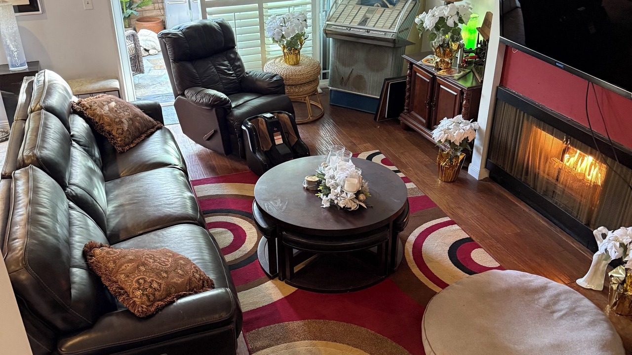 Photo of Livingroom in Del Rey
