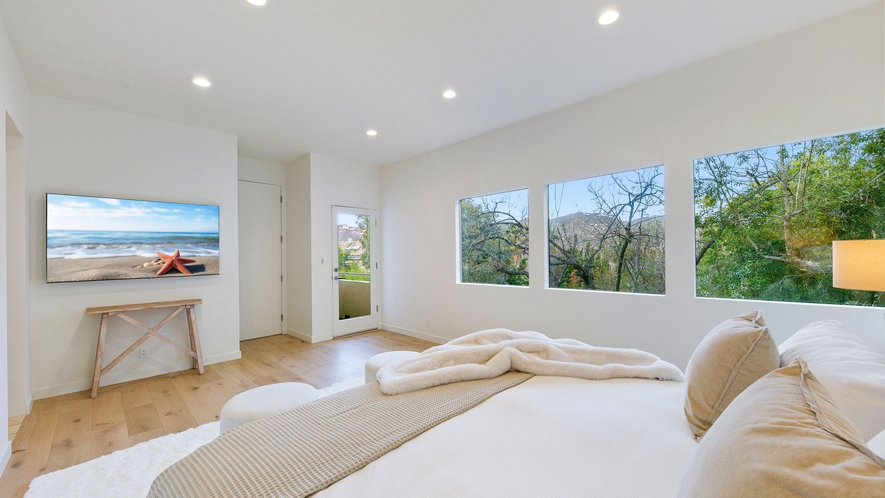 Photo of Bedroom in Malibu