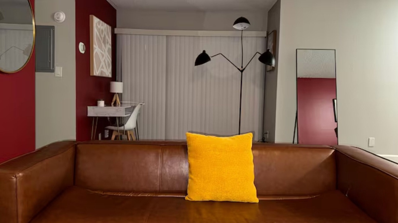 Photo of Livingroom in Pico - Robertson