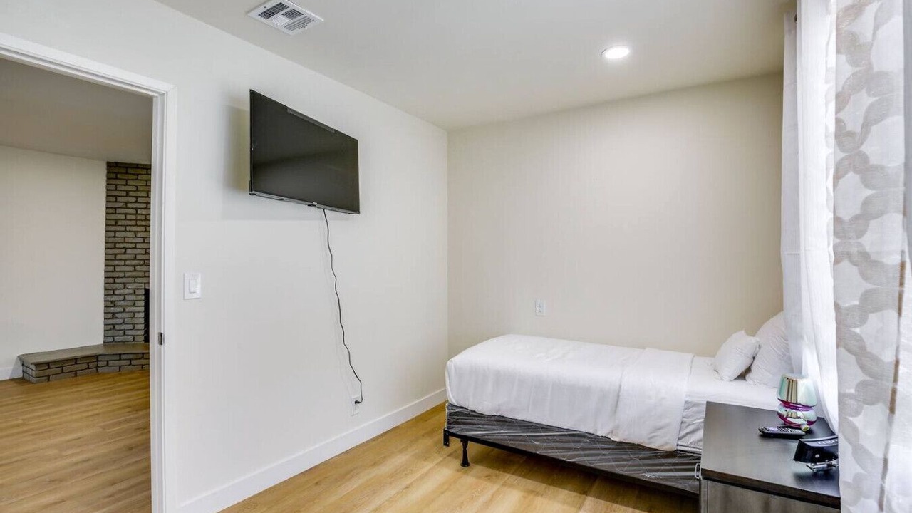 Photo of Bedroom in Lincoln Acres