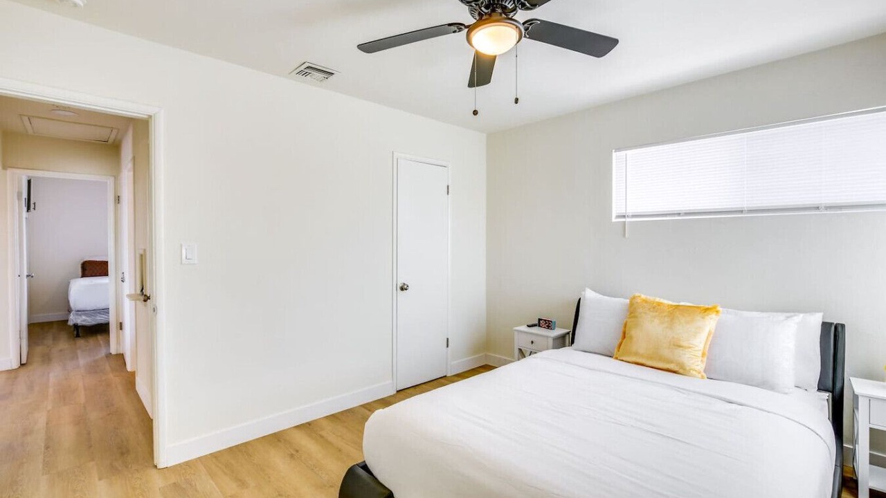 Photo of Bedroom in Lincoln Acres