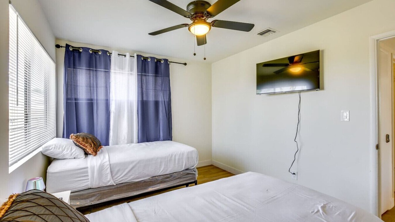 Photo of Bedroom in Lincoln Acres