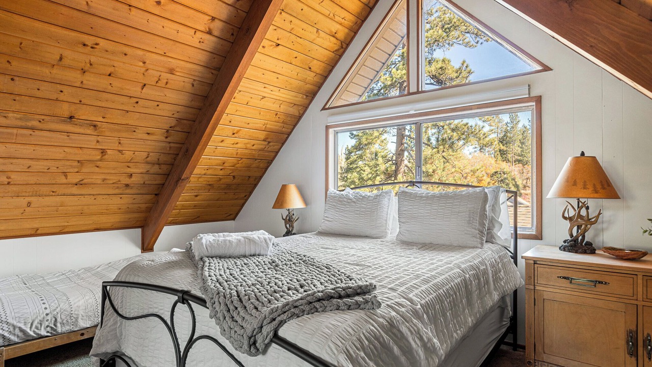 Photo of Bedroom in Big Bear Lake